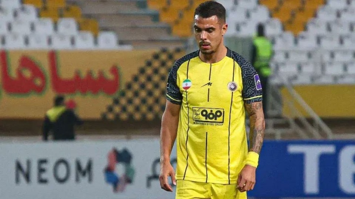 از زندگی کنار مردم ایران لذت می‌برم