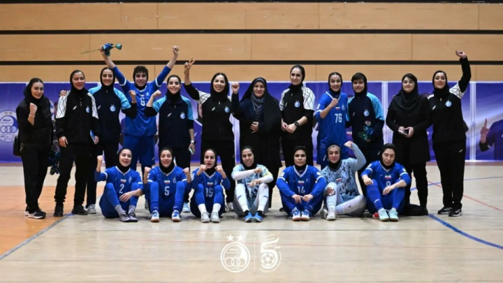 صدرنشینی استقلال با طعم شکست مدافع عنوان قهرمانی