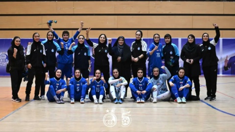 صدرنشینی استقلال با طعم شکست مدافع عنوان قهرمانی