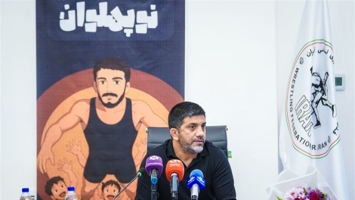 یک مدیر باید محکم بایستد و برای خدا کار کند