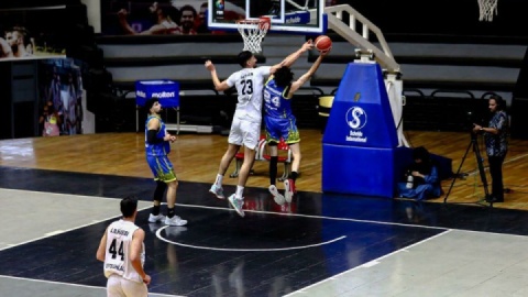 نبرد مرگ و زندگی کورس قهرمانی