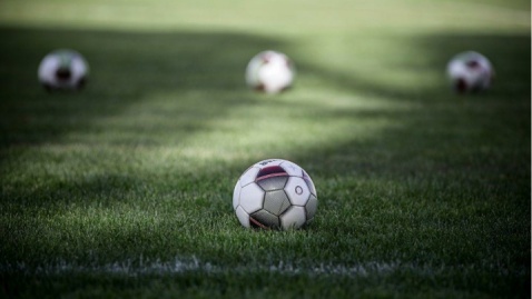 تبر به سمت فوتبال!