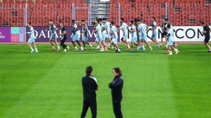 با همین بازیکنان تا آخر فصل