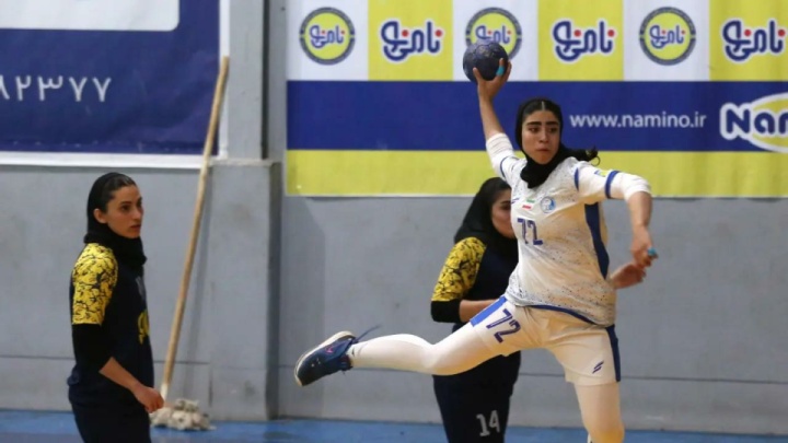 جدال نفس‌گیر بانوان استقلال در اصفهان