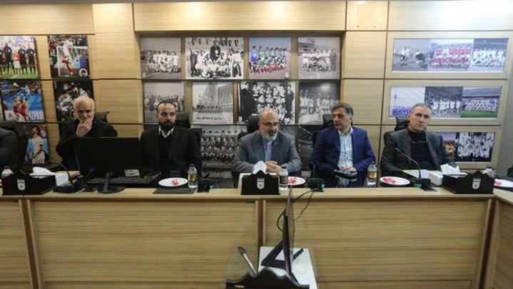 مدرسه عالی، بدون اساتید فوتبال!