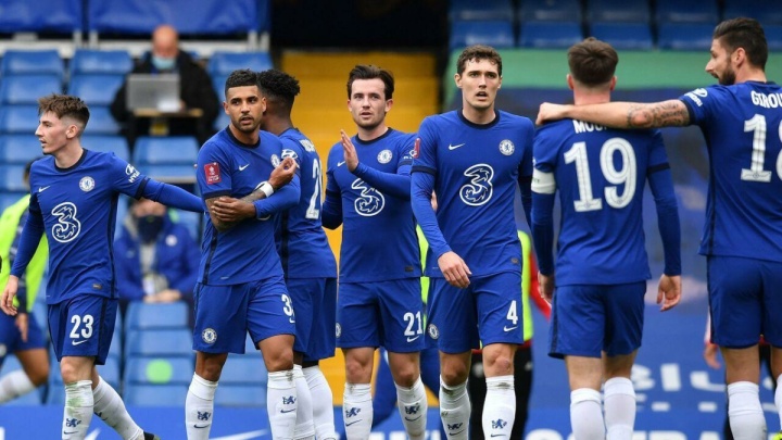 همه چیز زیر سایه اخراج انزو