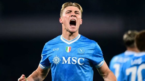 تولد دوباره هویلوند در ناپل