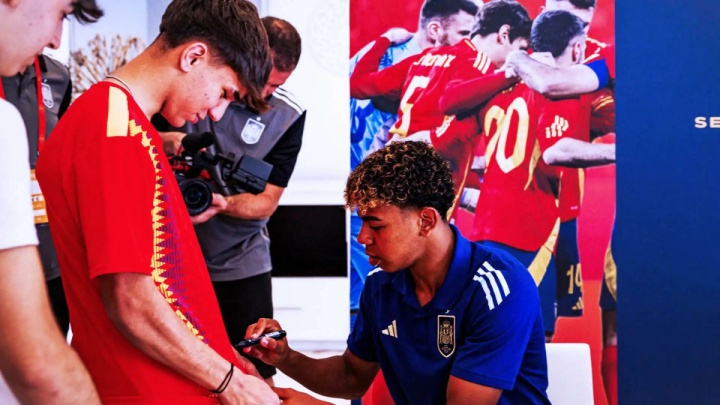 عصبانیت بارسایی‌ها بابت سوء‌استفاده از امضا