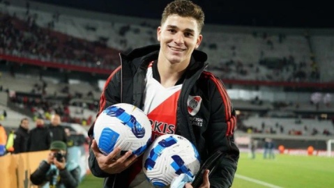 رقابت داغ برای جذب آلوارز