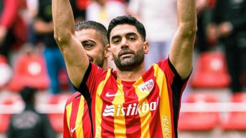 ماجراجویی کریمی پیش از بازنشستگی