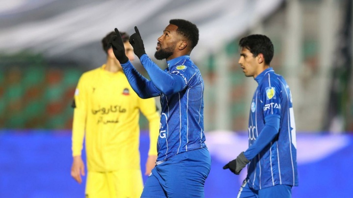 پای سحرخیزان و نازون به گلزنی باز شد