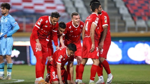 آلترناتیو علیپور، سرگیف را تهدید می‌کند