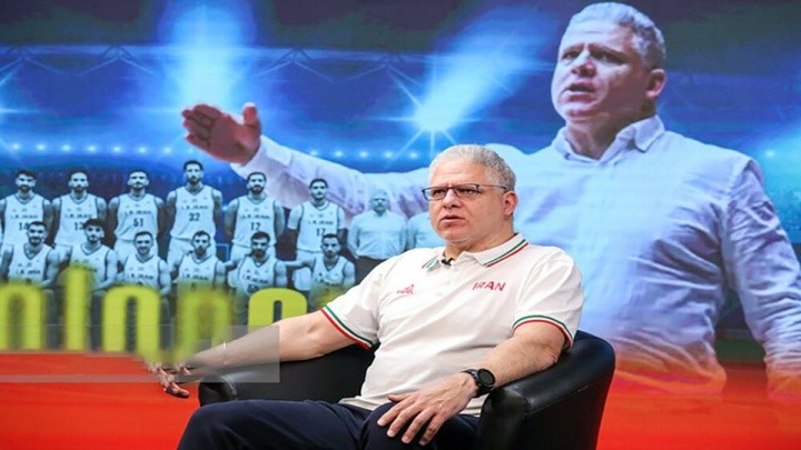 لیگ برتر زیر ذره‌بین سرمربی یونانی