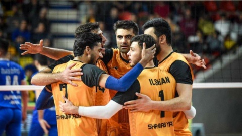 شاگردان عطایی صدرنشین ماندند