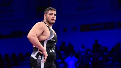 فردین به آلبانی نمی‌رسد