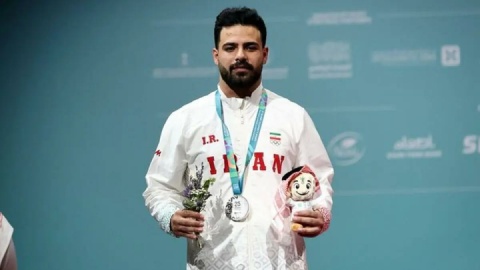 علیرضا معینی: سرباز ایران و جان‌فدای وطنیم