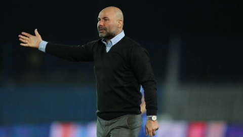 بختیاری زاده: حتی یک وجب از خاک میهن را به دشمن نخواهیم داد