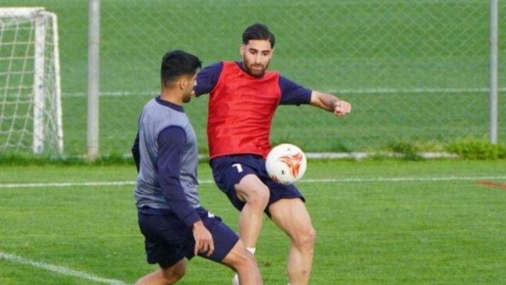 بازی درون تیمی تیم ملی در هوای آفتابی