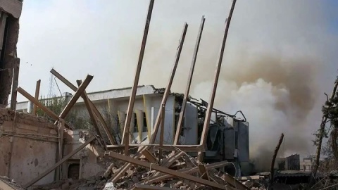 خانواده فوتبال کنار غول‌های فولادی