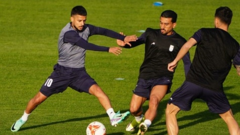 اینجا خط مقدم است و قلعه‌نویی فرمانده