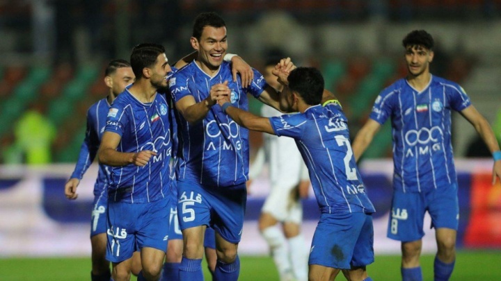 رستم در کنار سهراب