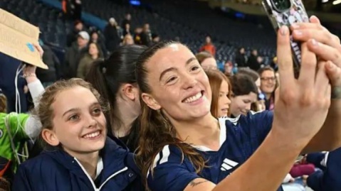 تیلور: حالا می‌توانم مادربزرگم را سربلند کنم