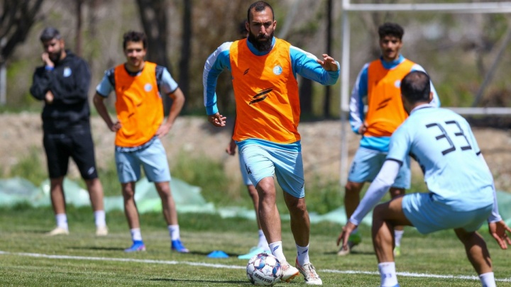 تمدید با ستاره‌ها مهم‌تر از قهرمانی و سهمیه