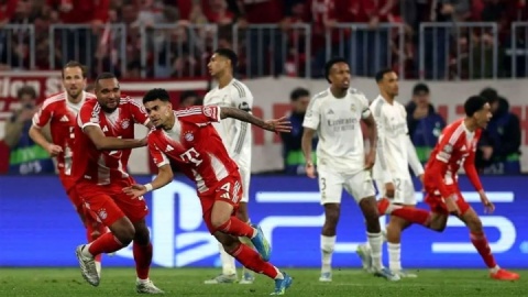 فوتبال هنوز زنده است