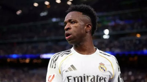 بن‌بست در تمدید وینیسیوس