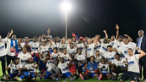 فوتبال در دل بحران