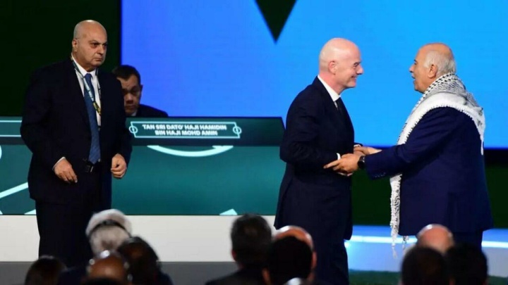 سیاست از فوتبال جدا نیست