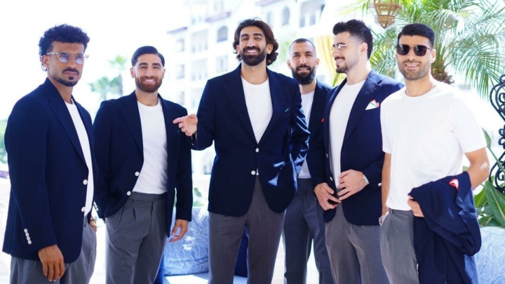 نمایش حقارت پشت پنجره بسته ویزا