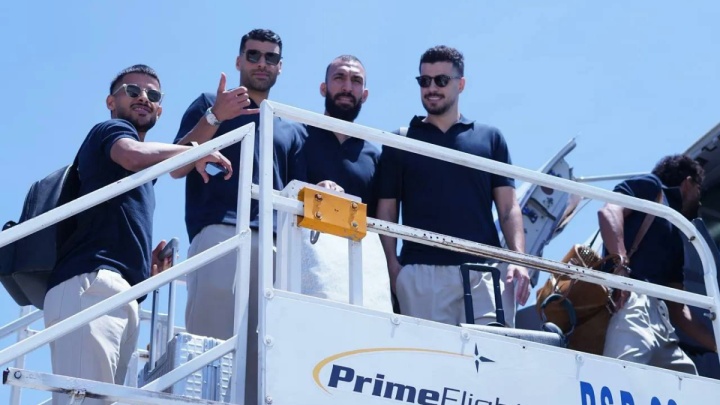 ۱۱ از ۱۵ پشت در ورود