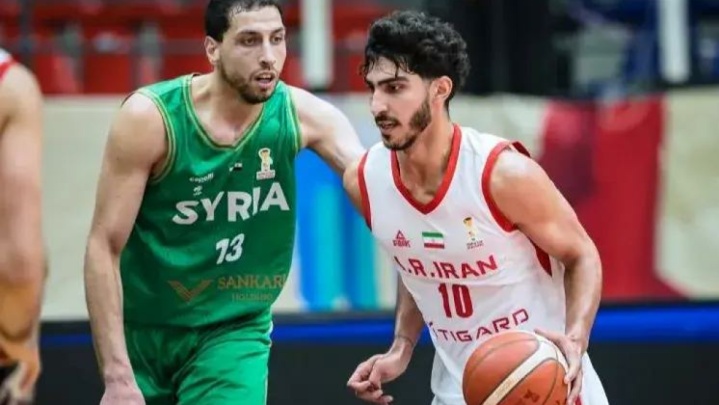 نبرد شاگردان مانولوپولوس برای صدرنشینی