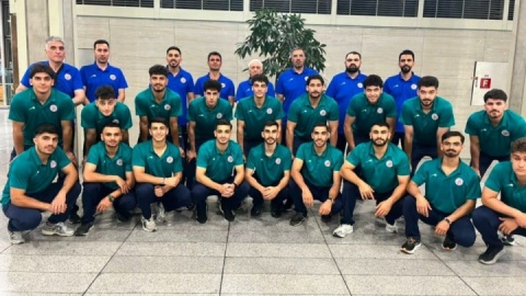 کاروان هندبال جوانان ایران برای رقابت با غول‌های آسیا راهی چین شد