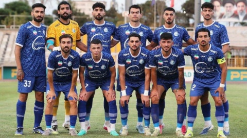 سهراب در محاصره مصدومان و جدا شده‌ها