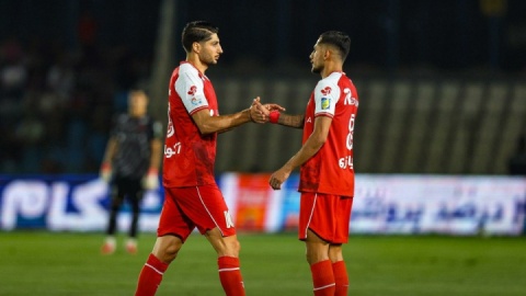 شماره 10 پرسپولیس دور از دید