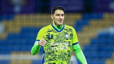 اخباری به نیمکت پیچ و مهره شد