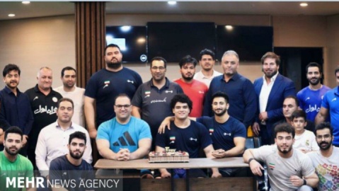 نبرد آهنین برای طلا