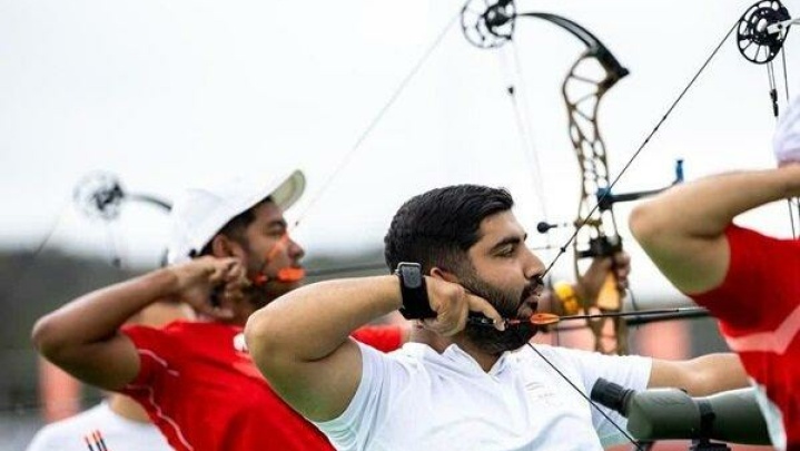 باران و اتوبوس، برنامهها را به هم زد