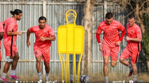 بازی  نساجی -پرسپولیس یک روز عقب افتاد
